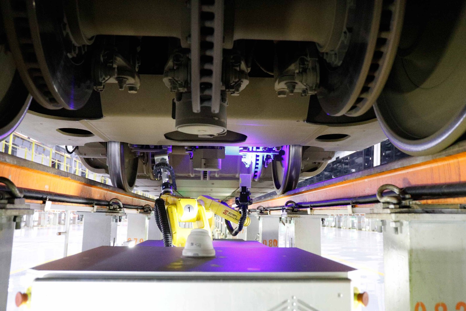 派勤硬件攜手智能機器人檢修鐵路，科技助力安全春運